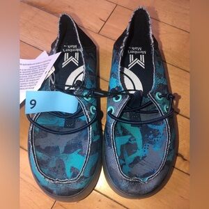 3/$20 Member's Mark Kids Slip On Light Up Play Shoe Blue, Shark Design